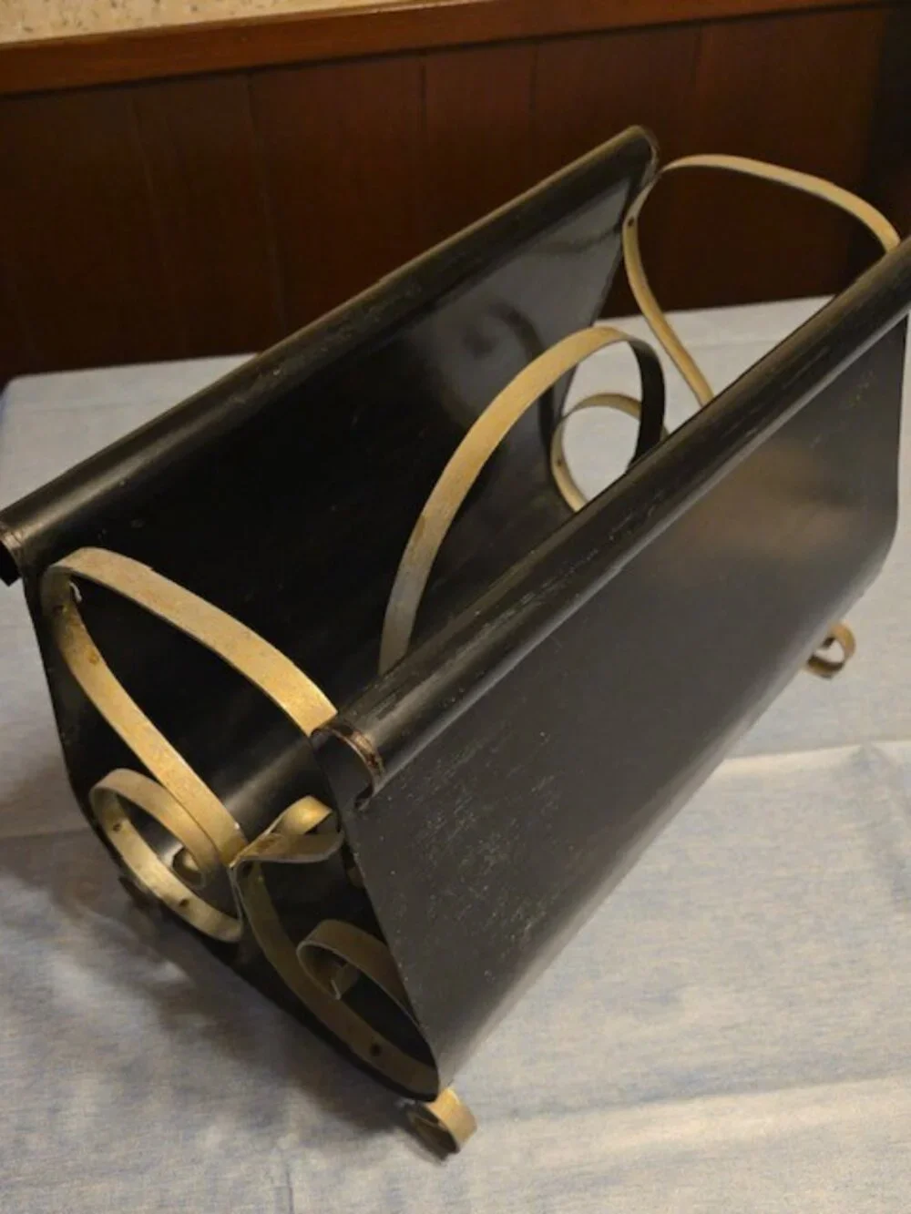 Toler Ware Metal Hand Painted Magazine Rack - Primitive